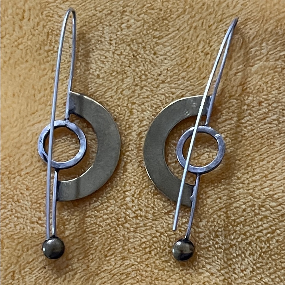 Elegant Silver Loop Earrings - image 4